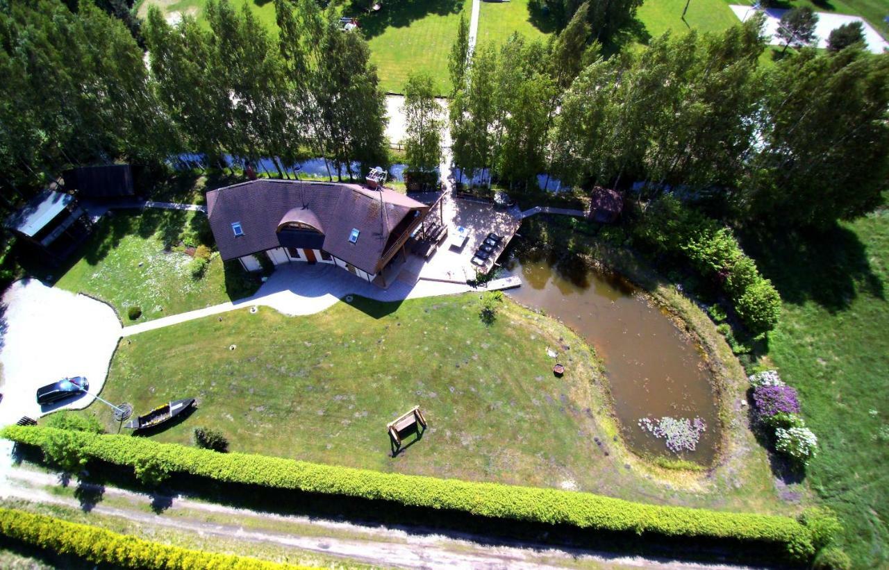 Piejuras Nams Hotel Ķesterciems Buitenkant foto